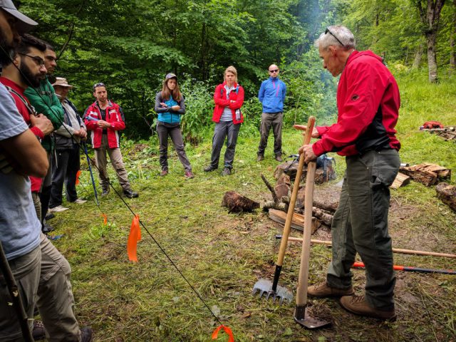 20170613-094135-DilijanTrailbuildingWeek1-Tom-Nexus 6P-0041