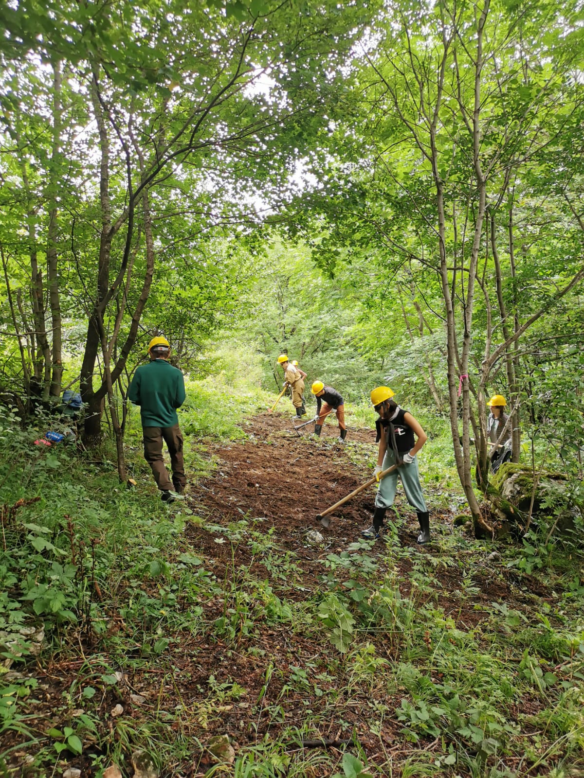 Volunteers hard at work along the Guba-Gusar section in Azerbaijan.