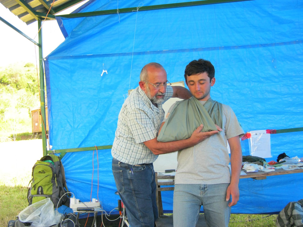 Learning to build a sling in Artavan, Armenia.