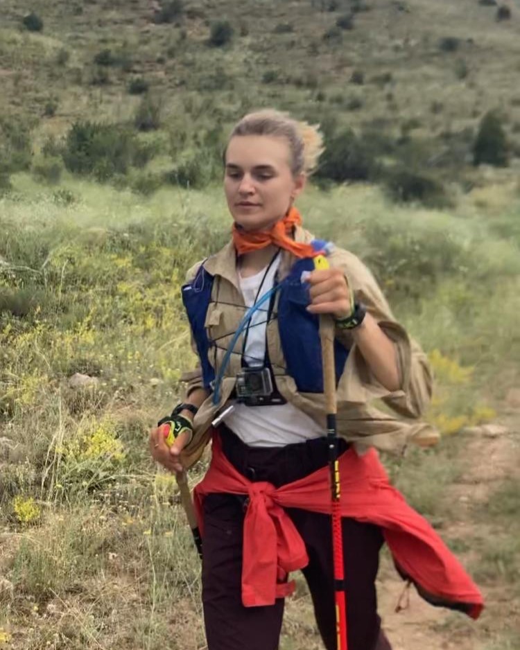Katya running towards Yehegnadzor.
